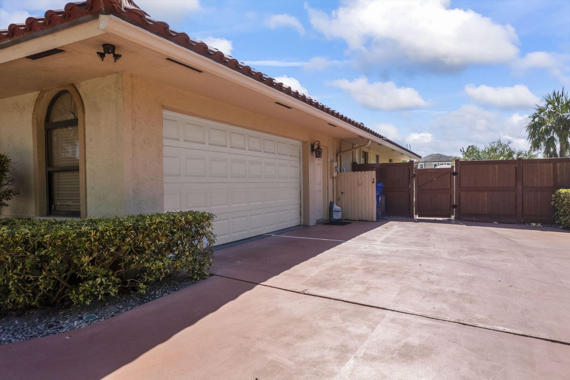 3819 N Ocean Drive, Singer Island, FL 33404 Photo