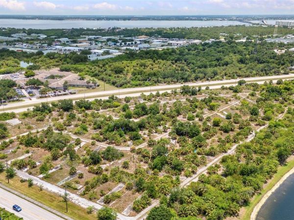 4135 KINGS HWY, PUNTA GORDA, FL 33980