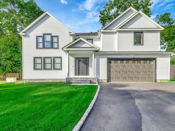 223 Townline Road, Commack, NY 11725