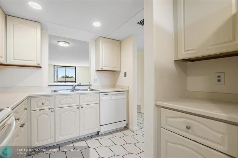 2707 NE 14th Street Causeway, Unit 305, Pompano Beach, FL 33062 Photo