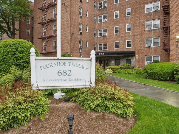 682 Tuckahoe Road, Unit 1A, Yonkers, NY 10710