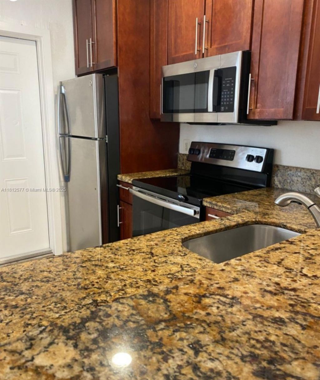 340 84th St, Unit 2, Miami Beach, FL 33141 Photo