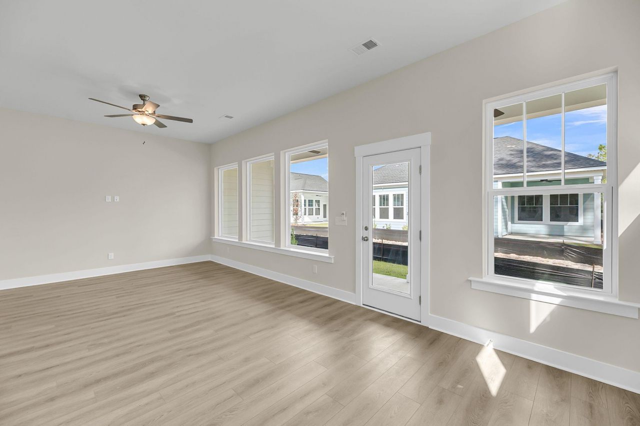 338 Trailmore Lane Photo 8