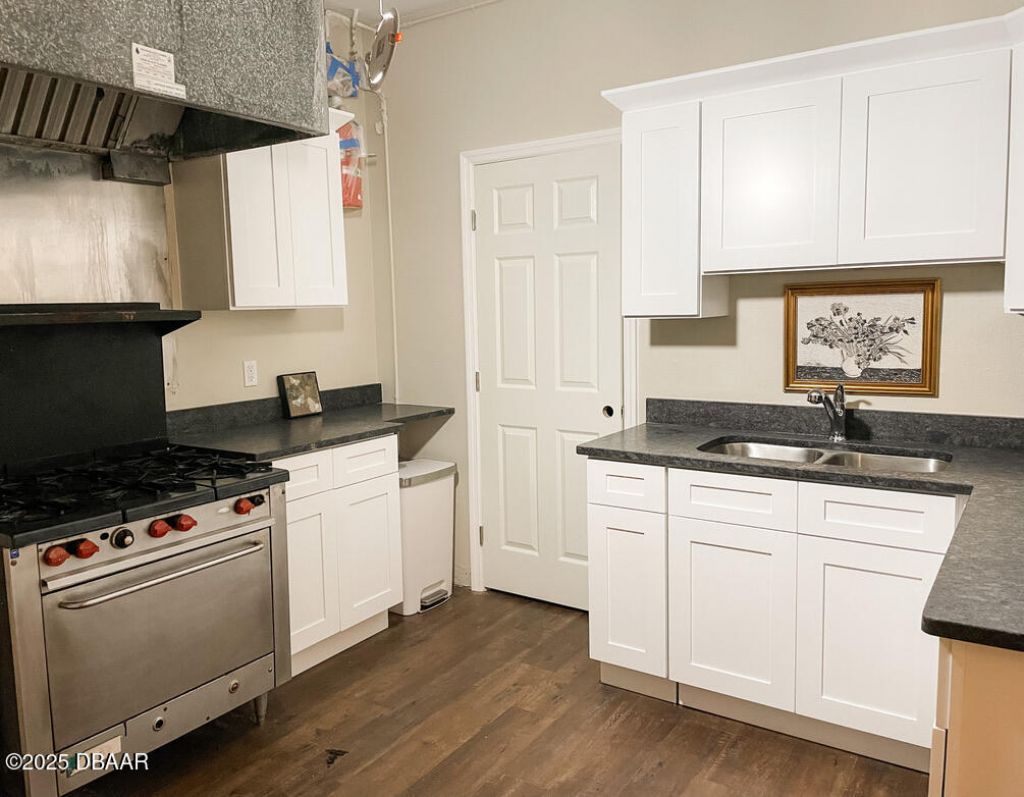 404 S Ridgewood Avenue, Daytona Beach, FL 32114 Photo