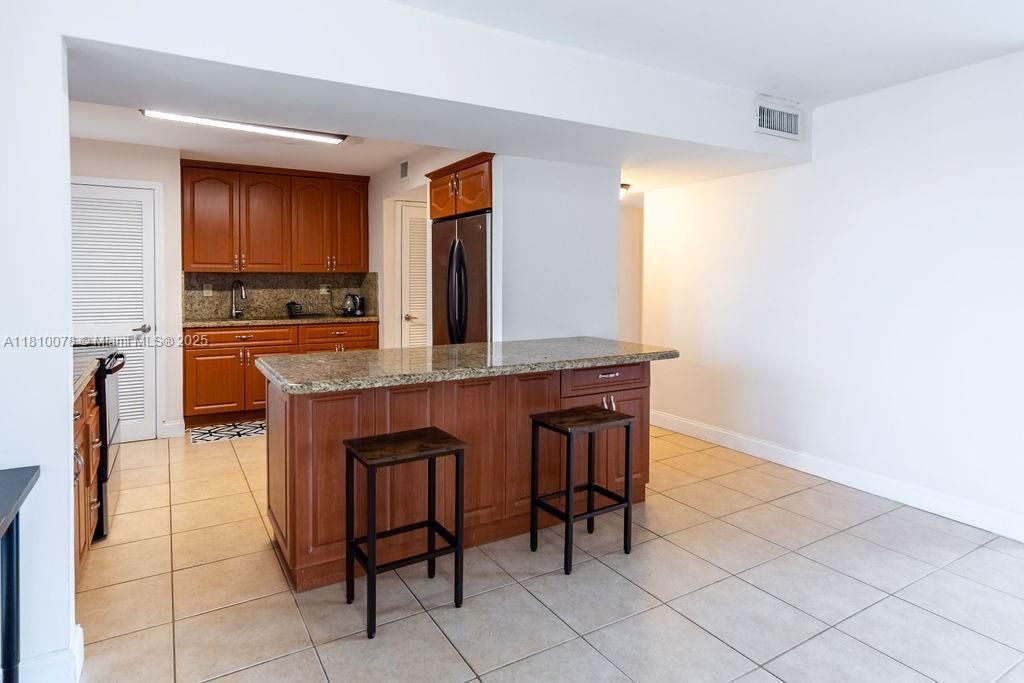 9110 Fontainebleau Blvd, Unit 502, Miami, FL 33172 Photo