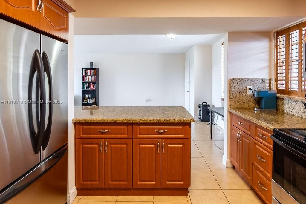 9110 Fontainebleau Blvd, Unit 502, Miami, FL 33172 Photo