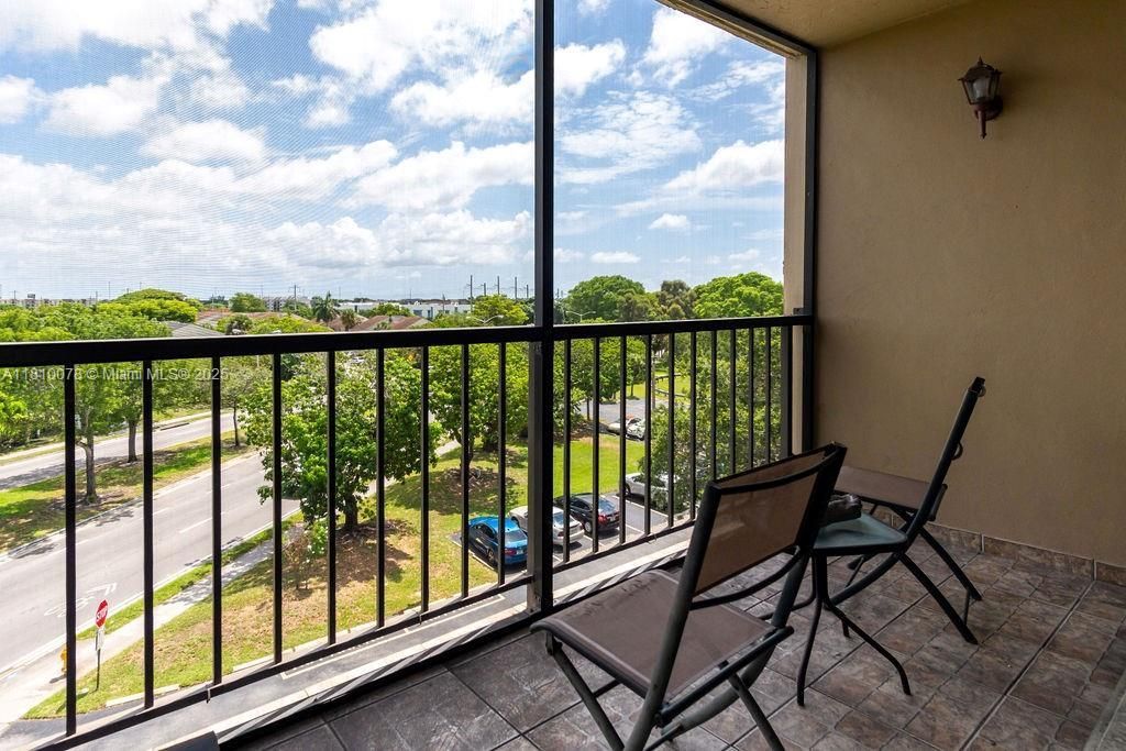 9110 Fontainebleau Blvd, Unit 502, Miami, FL 33172 Photo