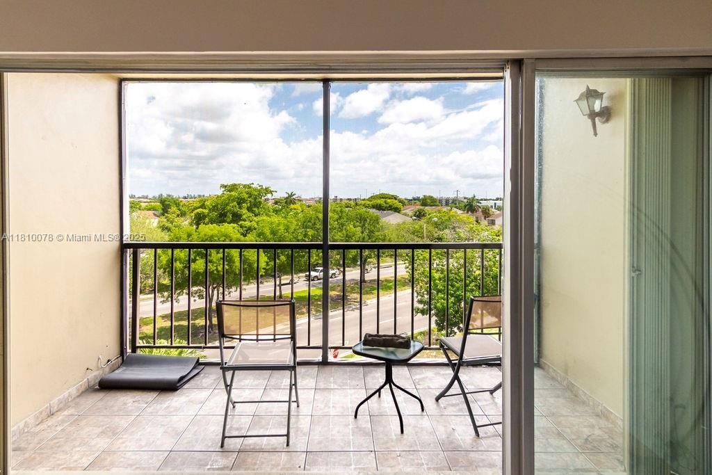 9110 Fontainebleau Blvd, Unit 502, Miami, FL 33172 Photo