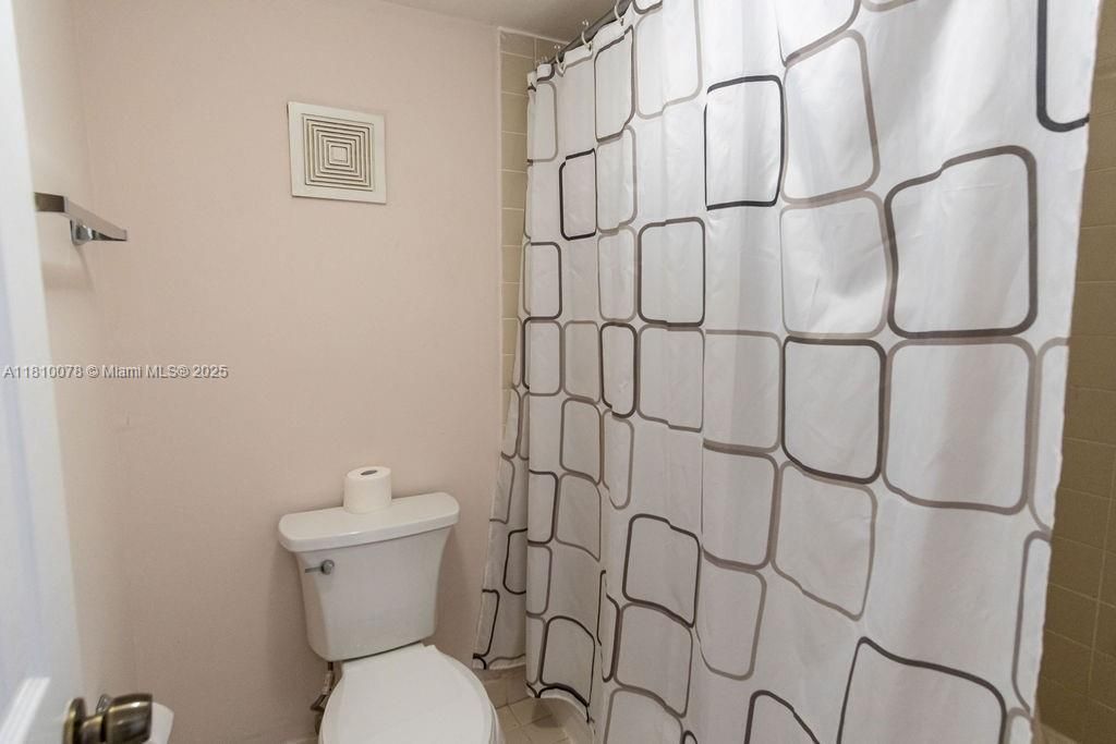 9110 Fontainebleau Blvd, Unit 502, Miami, FL 33172 Photo