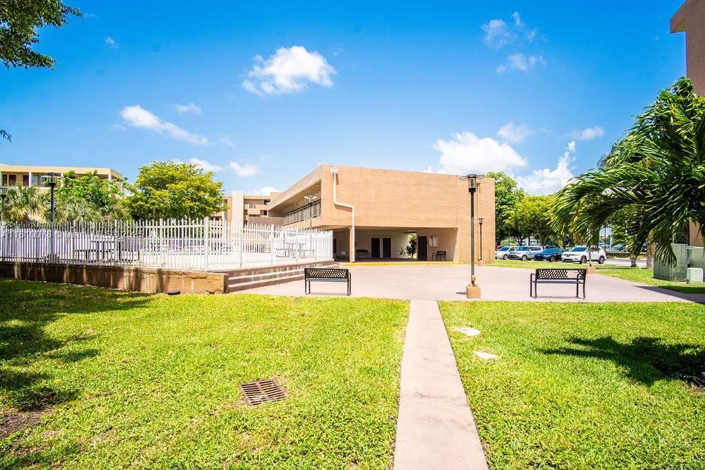 9110 Fontainebleau Blvd, Unit 502, Miami, FL 33172 Photo