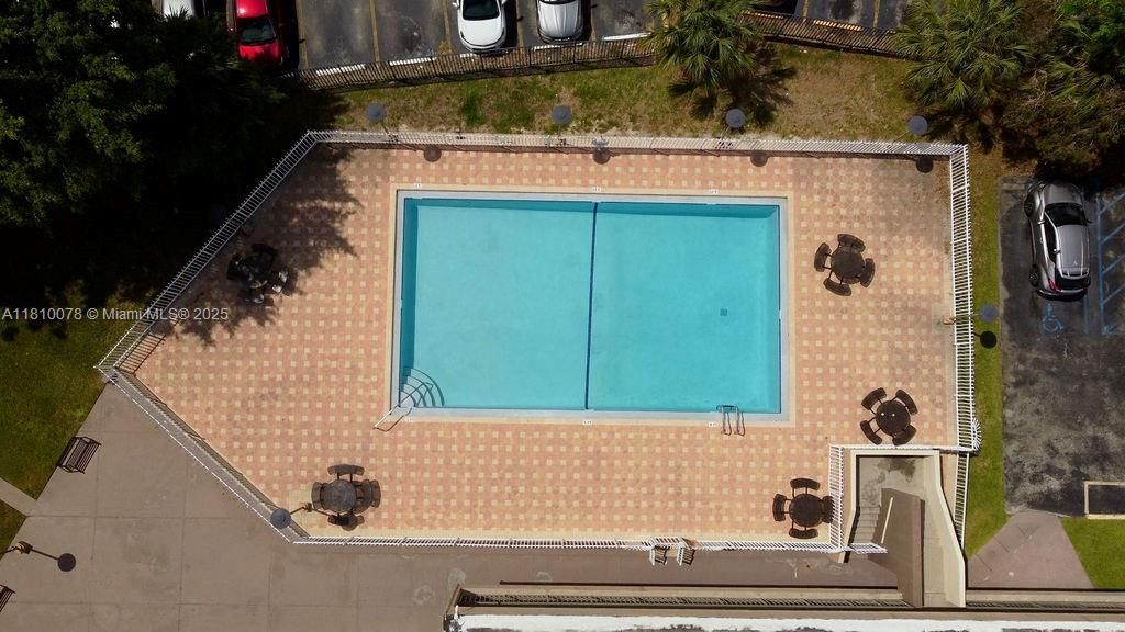 9110 Fontainebleau Blvd, Unit 502, Miami, FL 33172 Photo