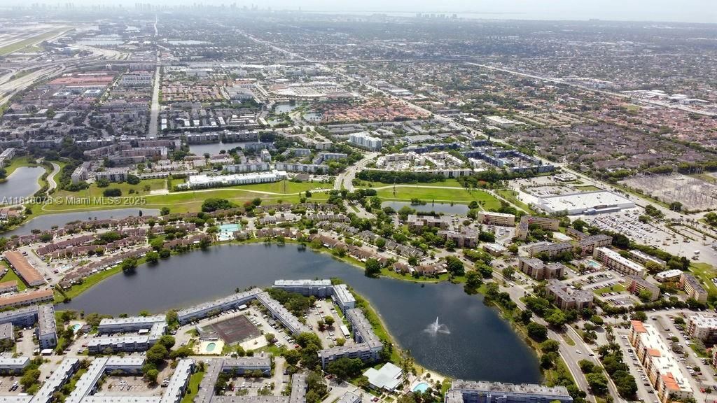 9110 Fontainebleau Blvd, Unit 502, Miami, FL 33172 Photo