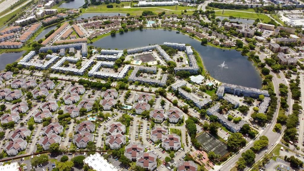 9110 Fontainebleau Blvd, Unit 502, Miami, FL 33172 Photo