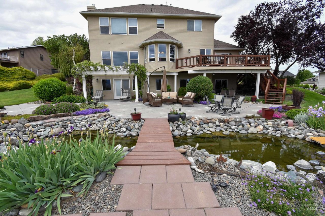 3725 Nicklaus Dr, Clarkston, WA 99403 Main Photo