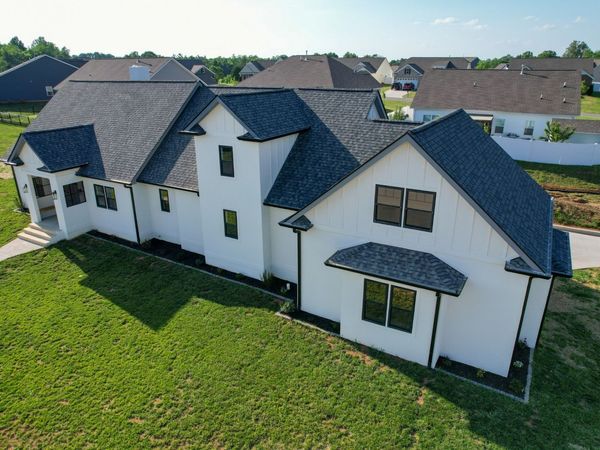 100 Waycross Dr, Shelbyville, TN 37160