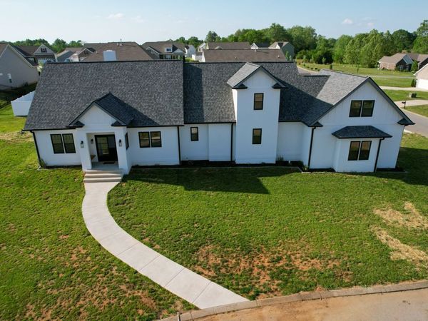 100 Waycross Dr, Shelbyville, TN 37160