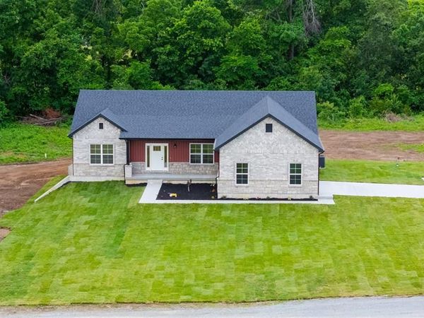 3525 Weatherby Lane, Farmington, MO 63640