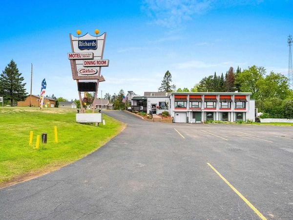 W11466 US HWY 8, Dunbar, WI 54119