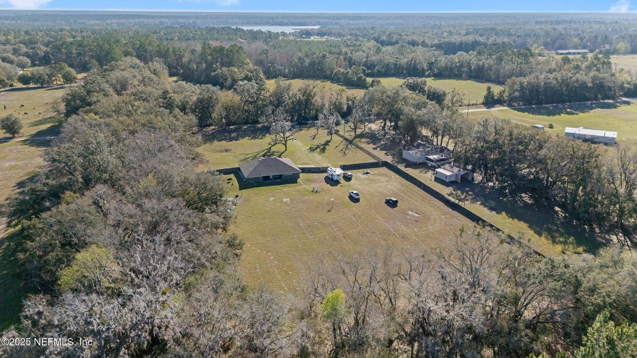 20536 NW 20th Terrace, Brooker, FL 32622 Photo