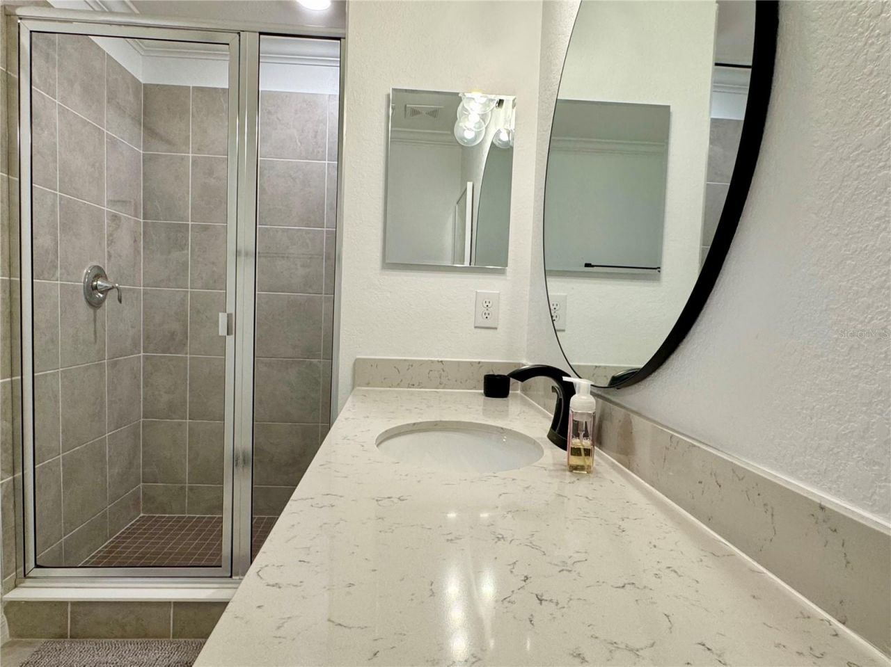 18028 Gawthrop Drive, Unit 303, Bradenton, FL 34211 Photo