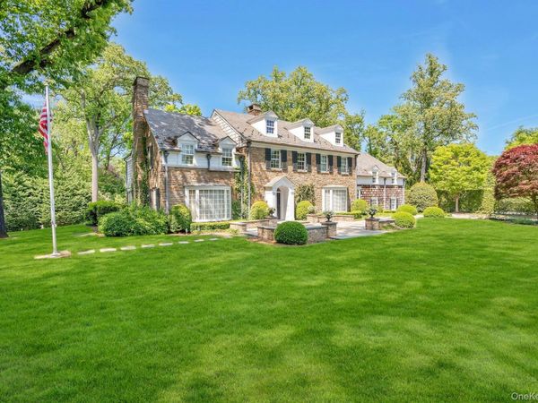 191 Elderfields Road, Manhasset, NY 11030