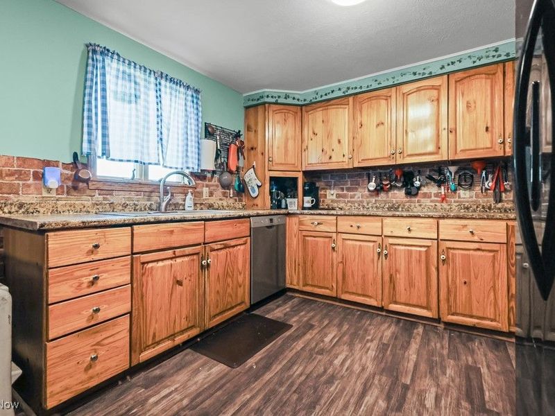 5869 Beechwood Avenue, Alliance, OH 44601 Photo 20