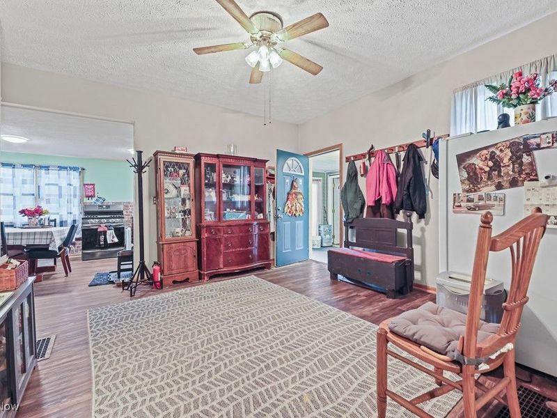 5869 Beechwood Avenue, Alliance, OH 44601 Photo 28