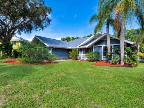 10510 SE Jupiter Narrows Drive, Hobe Sound, FL 33455