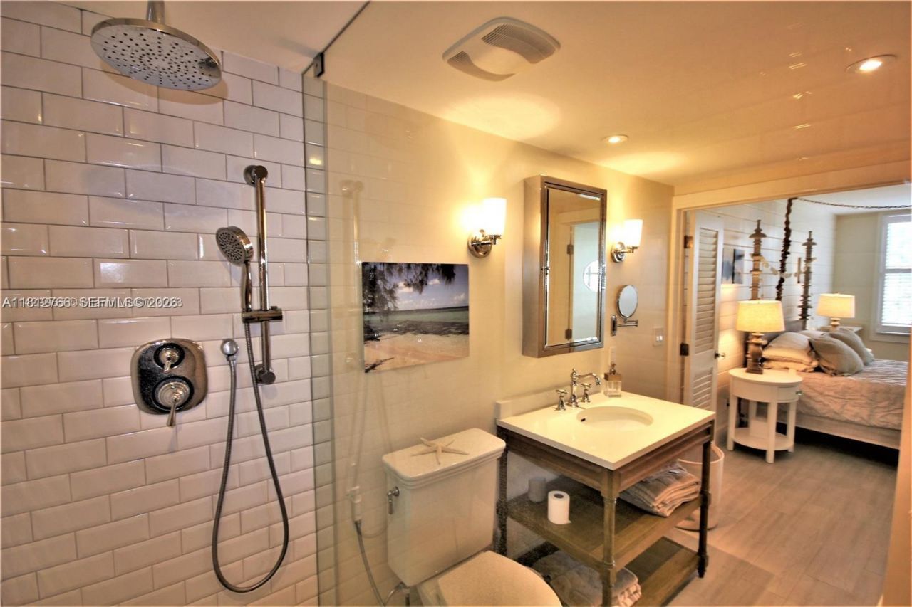 5161 Collins Ave, Unit 315, Miami Beach, FL 33140 Photo