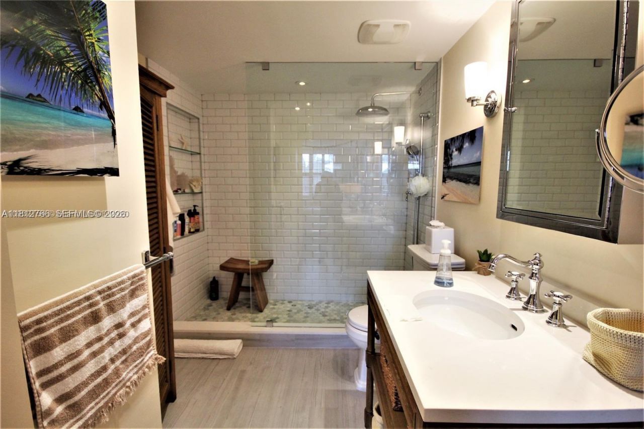 5161 Collins Ave, Unit 315, Miami Beach, FL 33140 Photo