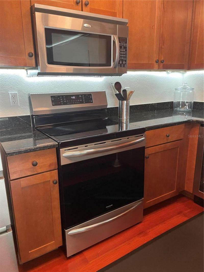 210 5th Avenue S, Unit 209, Saint Petersburg, FL 33701 Photo