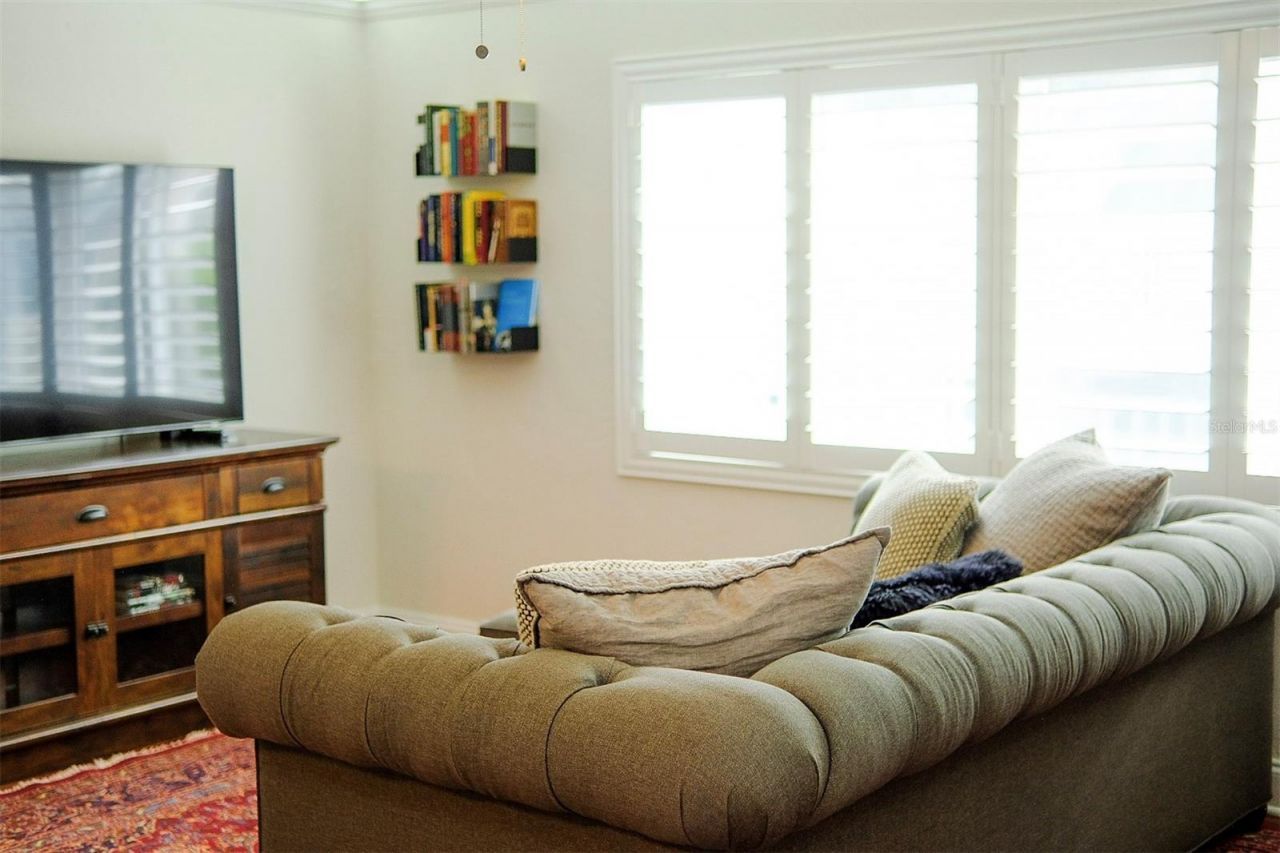 210 5th Avenue S, Unit 209, Saint Petersburg, FL 33701 Photo