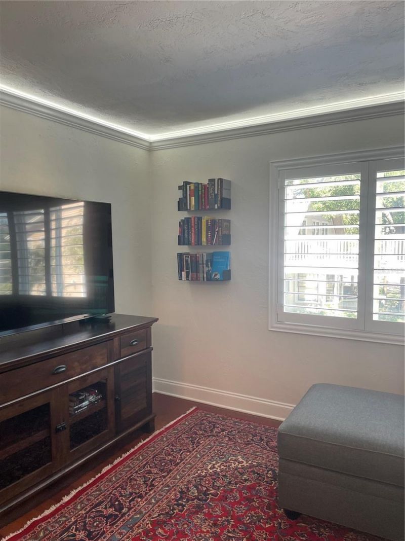 210 5th Avenue S, Unit 209, Saint Petersburg, FL 33701 Photo