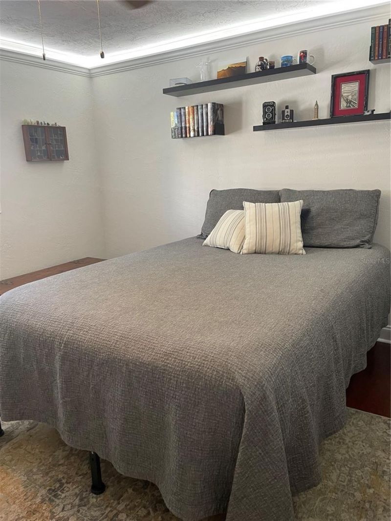 210 5th Avenue S, Unit 209, Saint Petersburg, FL 33701 Photo