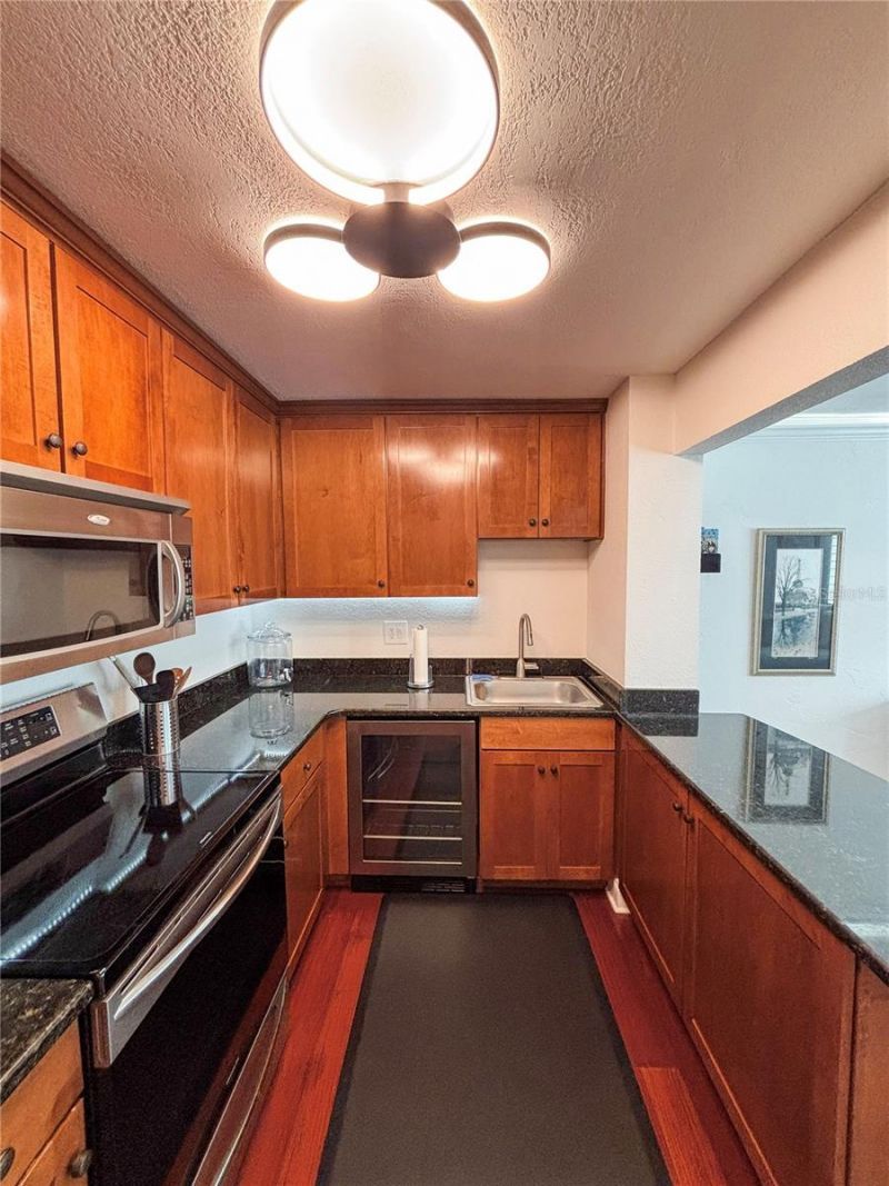 210 5th Avenue S, Unit 209, Saint Petersburg, FL 33701 Photo