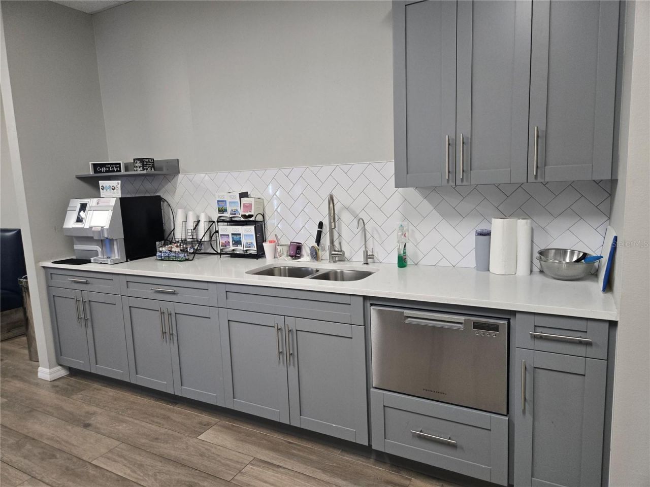 255 Pine Avenue N, Oldsmar, FL 34677 Photo