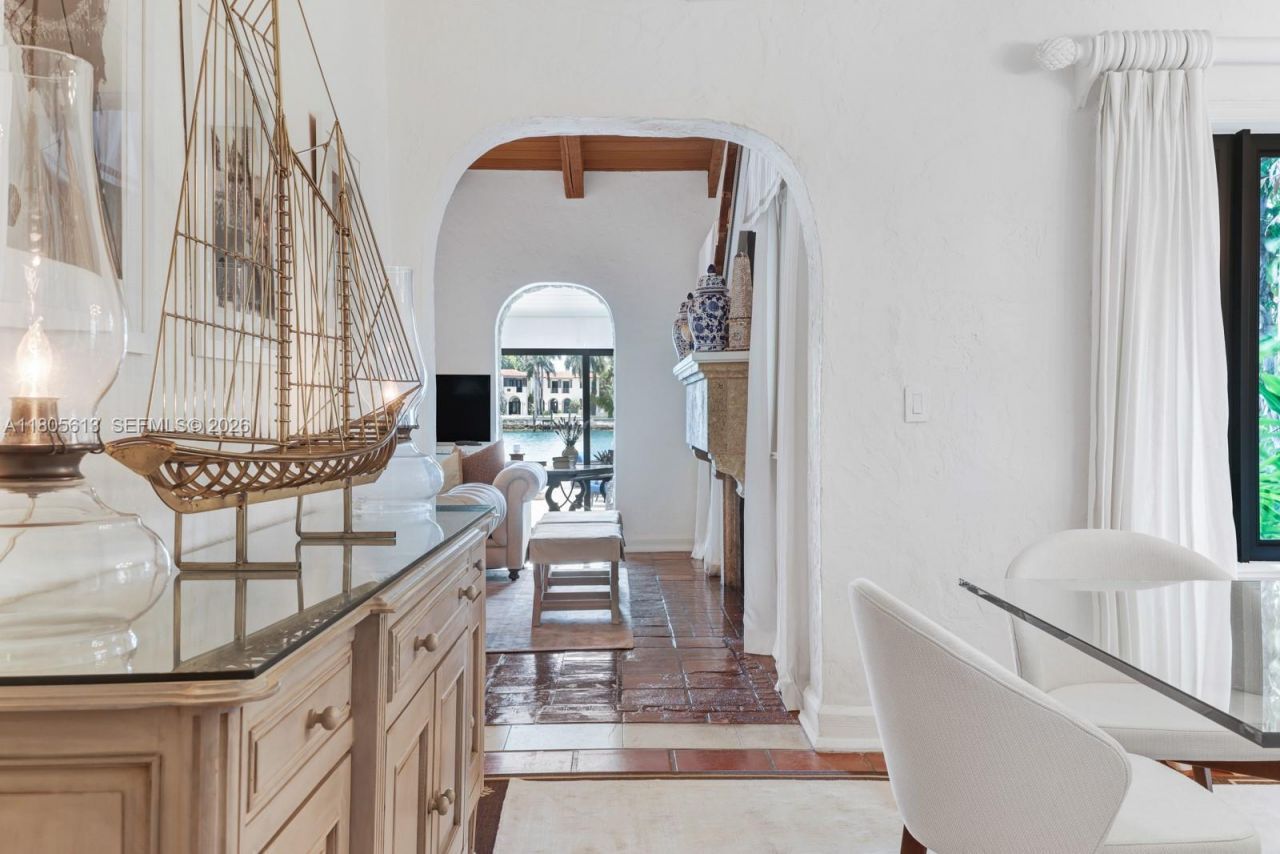 56 S Hibiscus Dr, Miami Beach, FL 33139 Photo