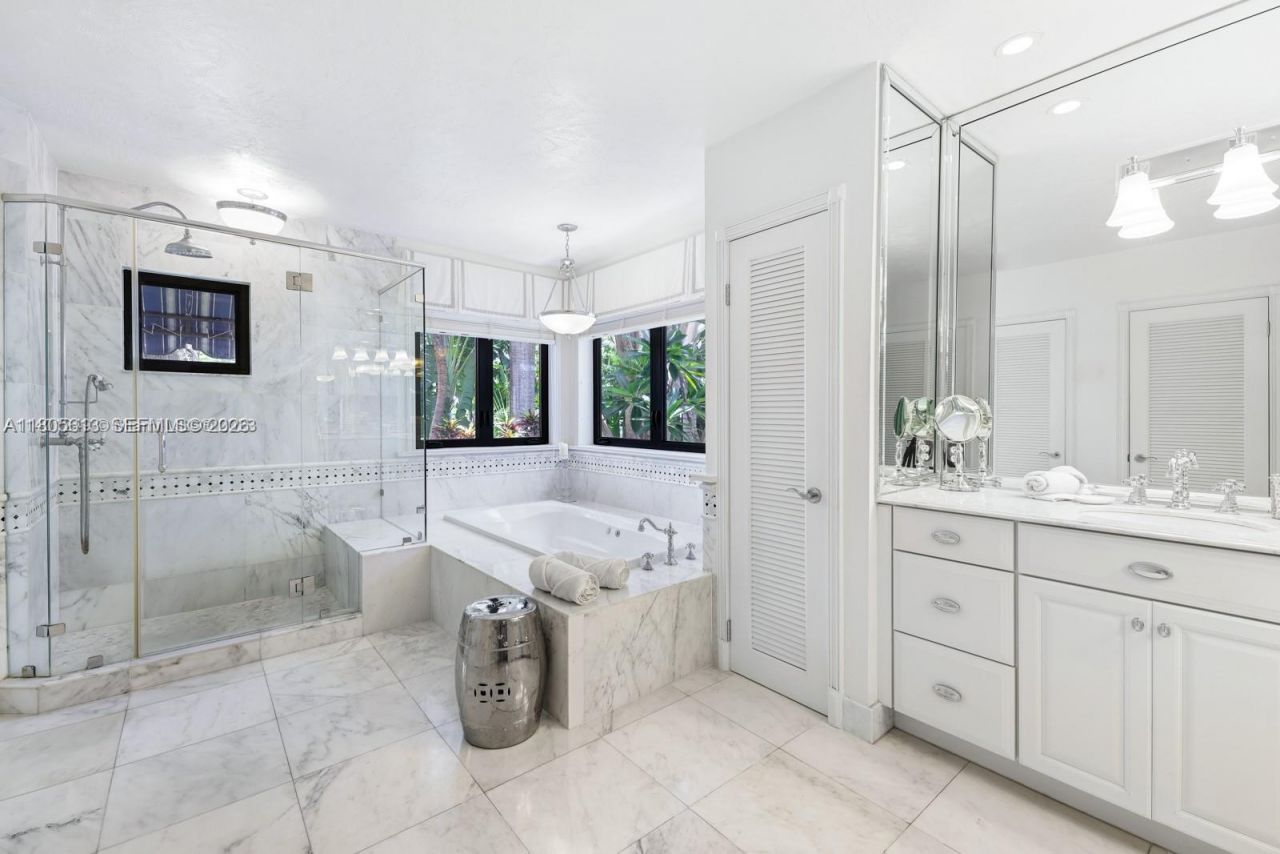 56 S Hibiscus Dr, Miami Beach, FL 33139 Photo