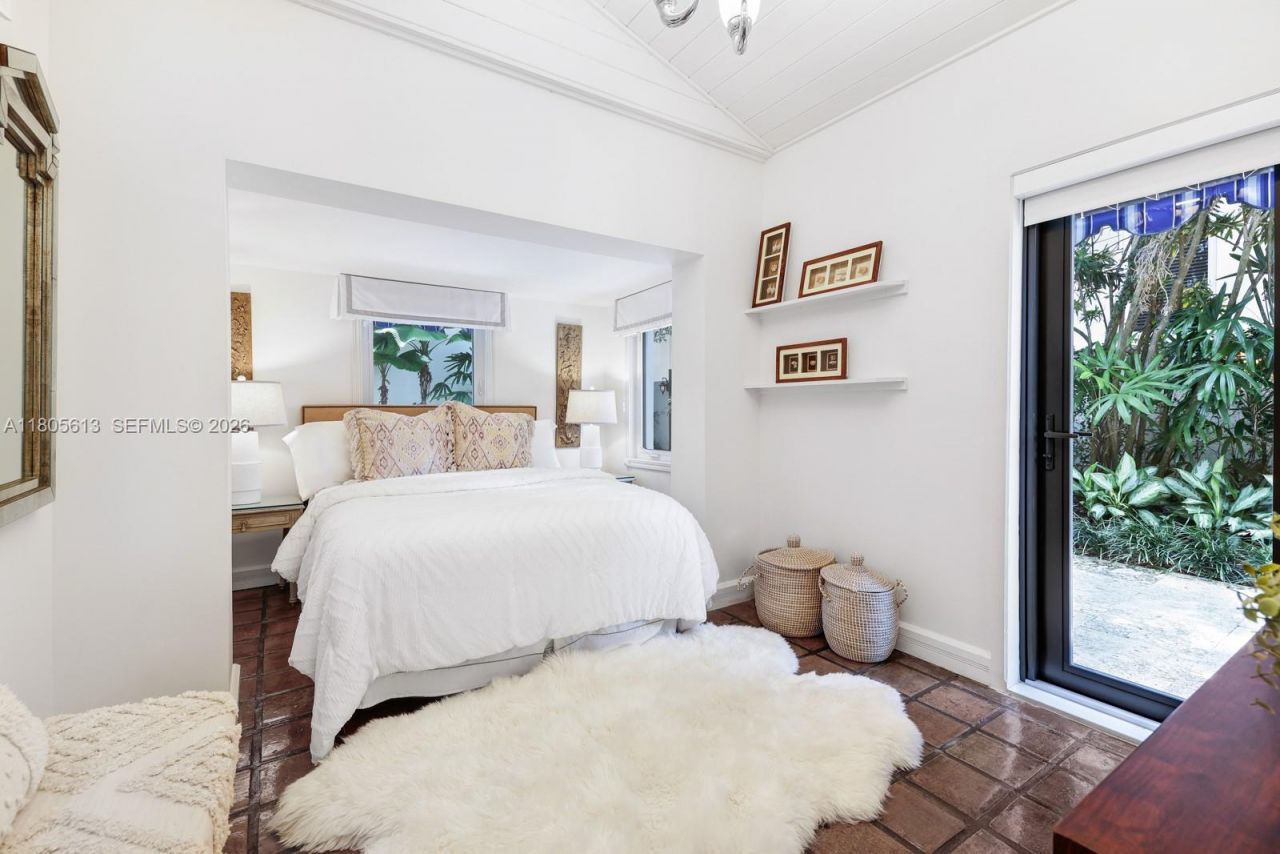 56 S Hibiscus Dr, Miami Beach, FL 33139 Photo