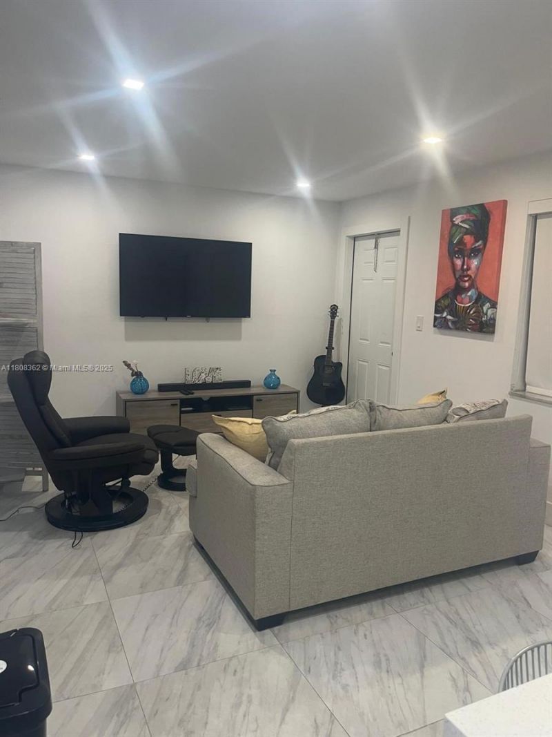 2145 Pierce St, Unit 422, Hollywood, FL 33020 Photo