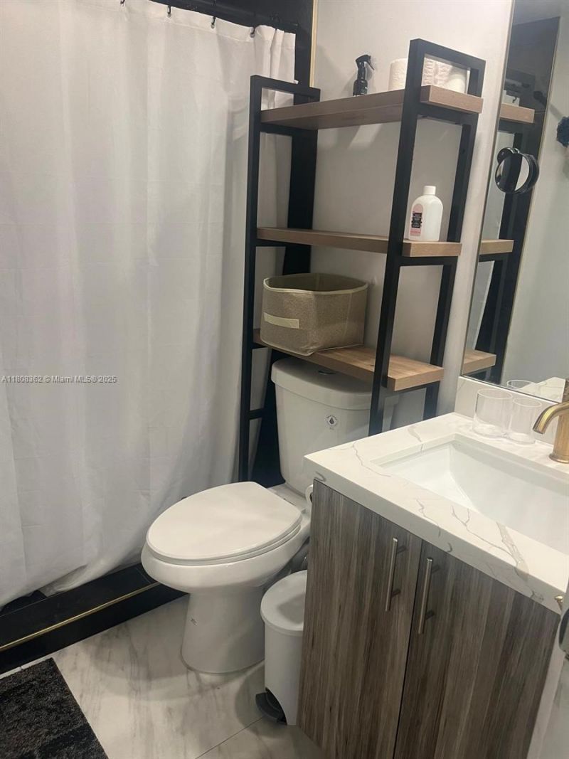 2145 Pierce St, Unit 422, Hollywood, FL 33020 Photo