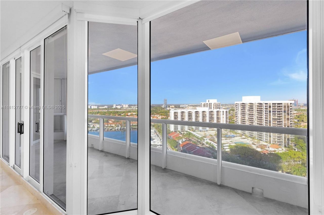 21055 Yacht Club Dr, Unit 2104, Aventura, FL 33180 Photo