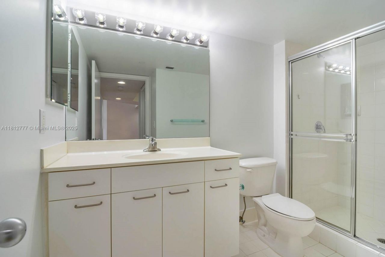 21055 Yacht Club Dr, Unit 2104, Aventura, FL 33180 Photo