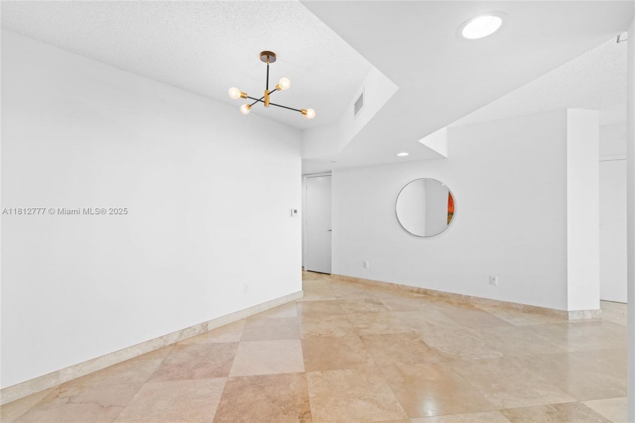 21055 Yacht Club Dr, Unit 2104, Aventura, FL 33180 Photo