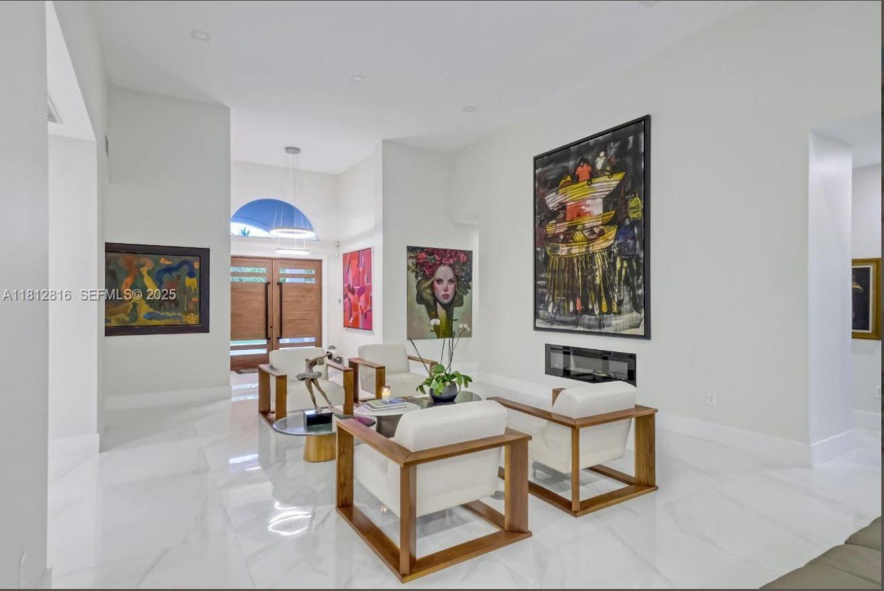 11390 SW 30th St, Miami, FL 33165 Photo