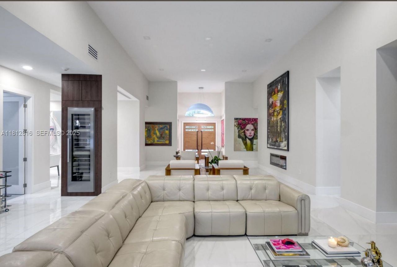 11390 SW 30th St, Miami, FL 33165 Photo