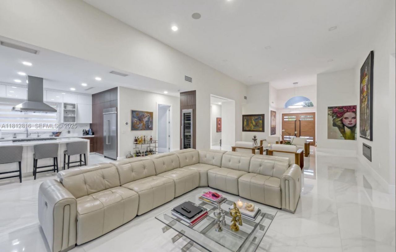 11390 SW 30th St, Miami, FL 33165 Photo