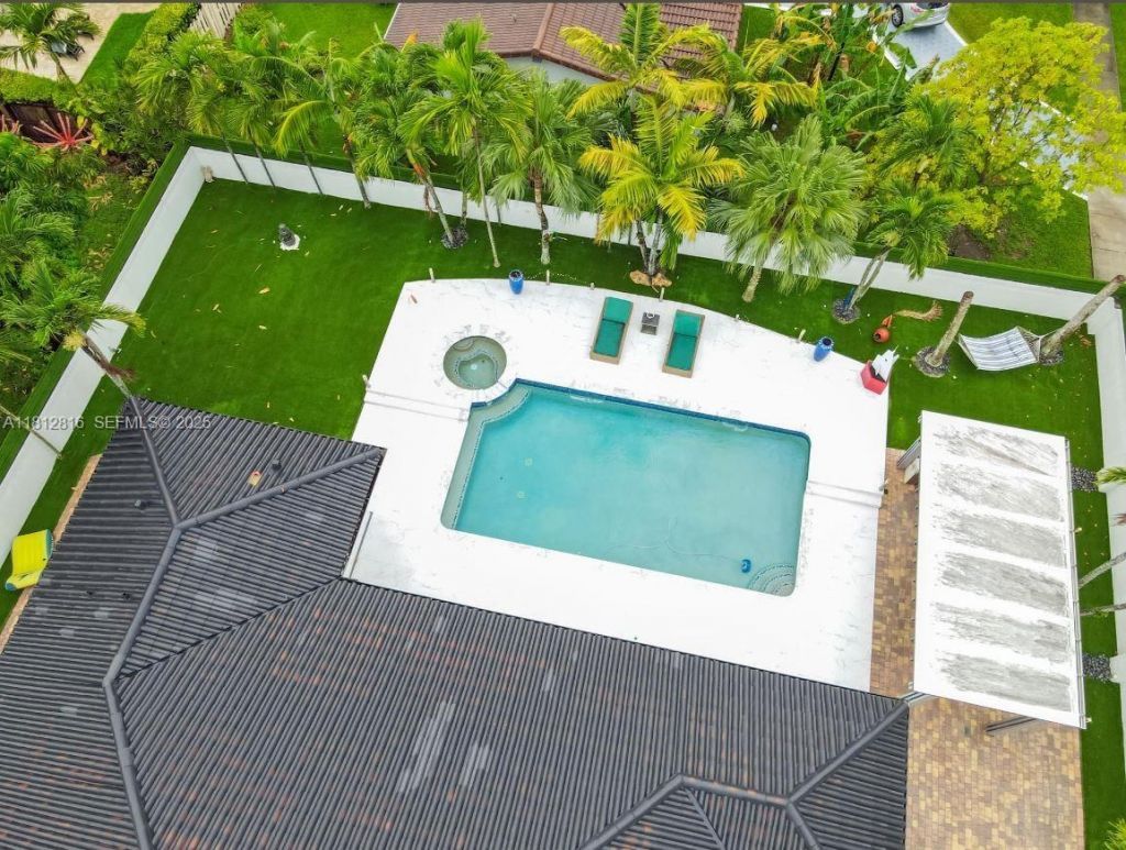 11390 SW 30th St, Miami, FL 33165 Photo