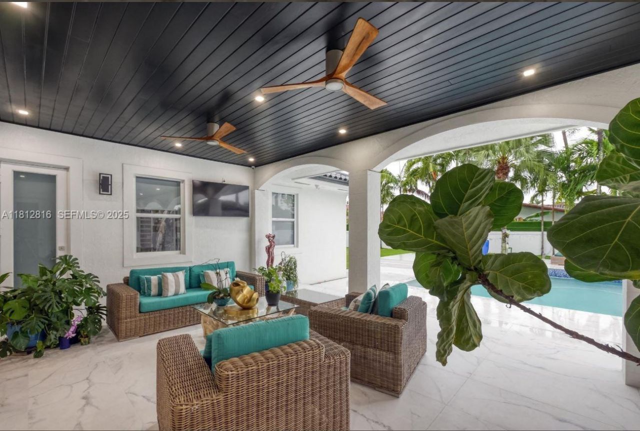 11390 SW 30th St, Miami, FL 33165 Photo