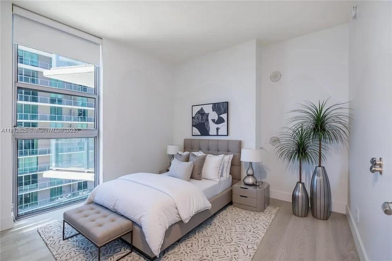 1100 S Miami Ave, Unit 1704, Miami, FL 33130 Photo